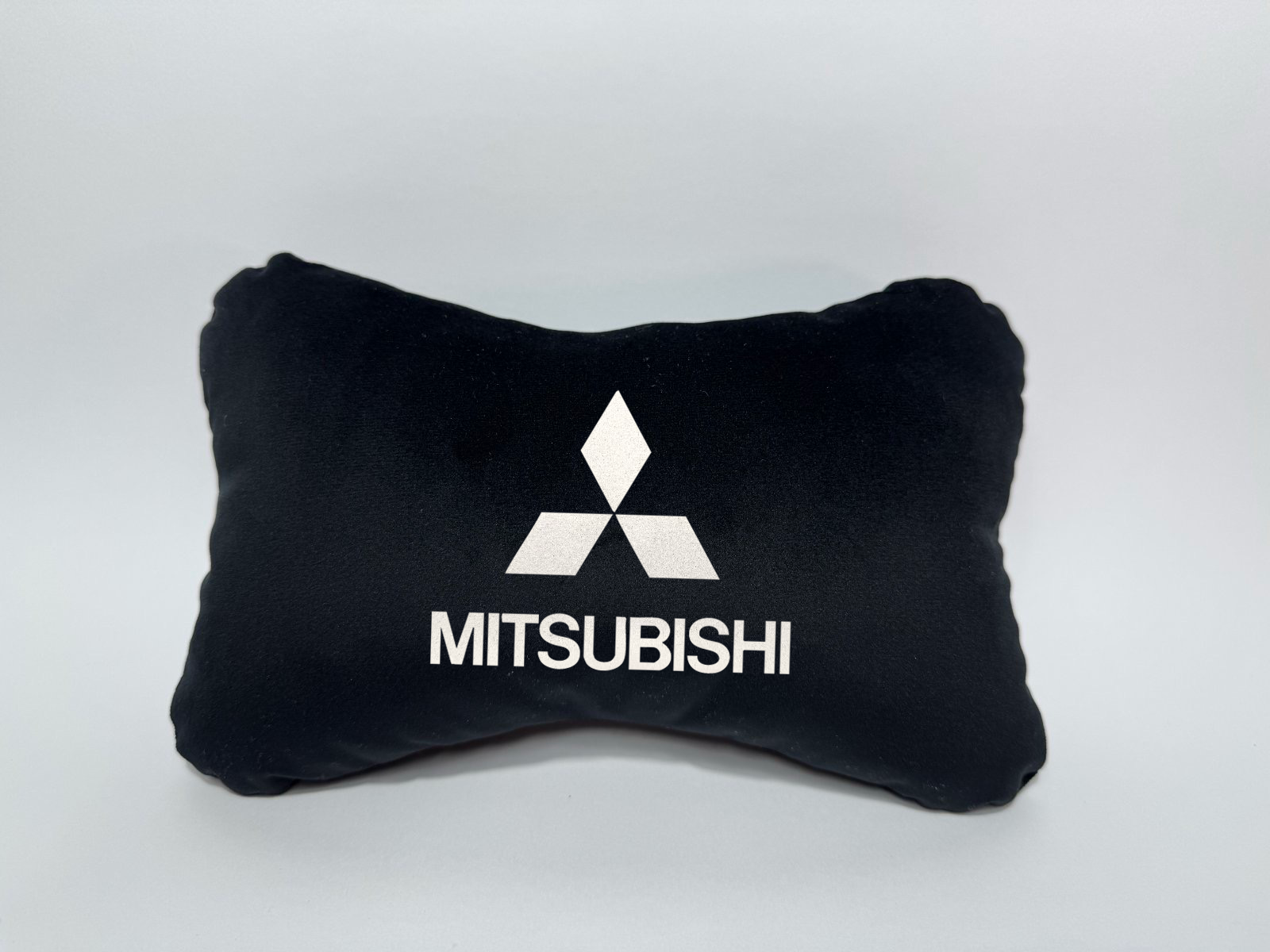 Χειροποίητα μαξιλάρια κεφαλιού MITSUBISHI LOGO - μαύρο σουέτ