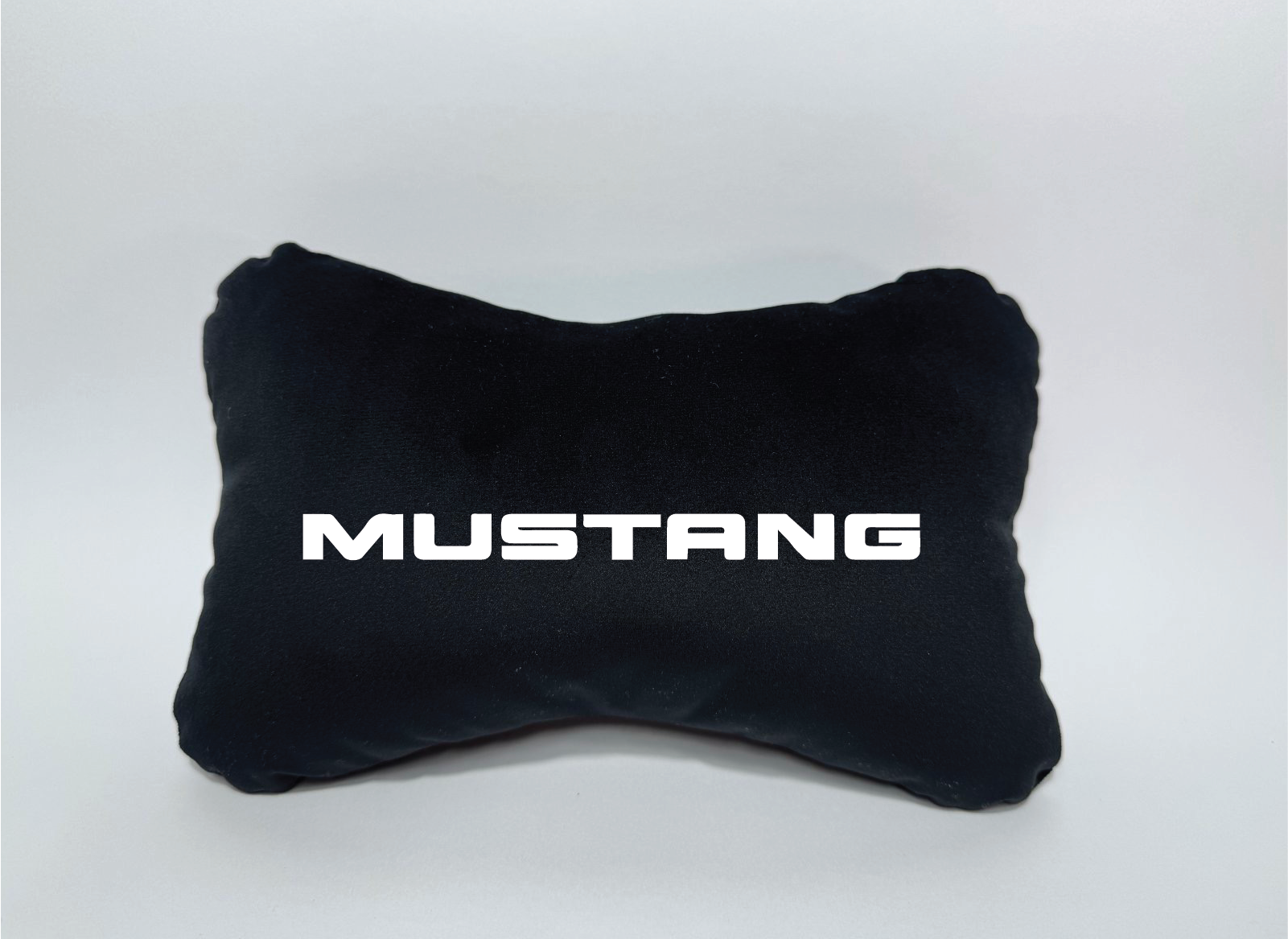 Χειροποίητα μαξιλάρια κεφαλιού MUSTANG - μαύρο σουέτ